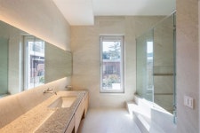 [집 공간 사람] 둥근 듯 날카로운…30대 부부의 평창동 집