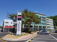 [단독] 국내최고령 코로나 확진 104세 할머니 두 달 만에 ‘음성’… 퇴원은 보류