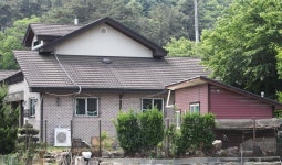 부동산 업계 “안성 위안부 쉼터, 자기 돈이면 이런 거래 안 해… 배임 가능성”