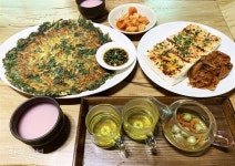 봄비 머금은 푸르름, 부슬부슬 옛이야기… 느릿느릿한 운치
