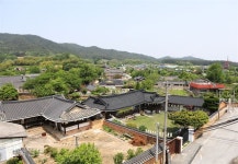 “풍속은 화순이고 인심은 함열이라” 먼 미래 내다본 만석꾼의 황토 담장