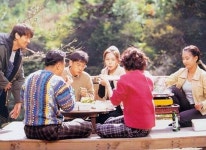 [플래시백 한국영화 100년] 숫기 없어 양주 한 병 마시고 무대 연기했는데…