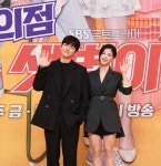 지창욱X김유정 ‘편의점 샛별이’, 평범해서 더 특별한 선물 로코 [종합]