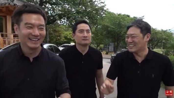 '가세연' 박원순 마지막 행적 쫓는 생방송 중계 논란 | 포토뉴스
