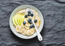 [이용재의 세심한 맛] 우아하게 오트밀 즐기려면 죽처럼 미리 불려 천천히 끓여야
