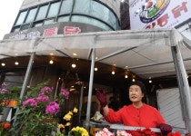 [방방곡곡 노포기행] 양념은 사치다...체인점 하나 없이 50년 장수한 통닭집