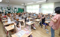 학교장 재량이라더니... 개학 날 아침 밀집도 바꿔라