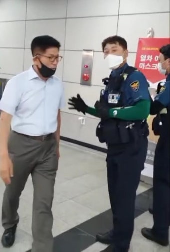 경찰이 코로나 검진 요청하자…김문수 