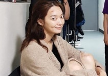 [HI뭐하세요?] 신민아, 나이 실화? '원조 베이비 페이스'