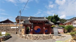 [걷고 싶은 길, 가고 싶은 거리] 폐가에서 핀 창작예술촌, 까까머리 추억의 청수골 골목길...