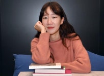 [2020 한국일보문학상] 일상의 언어로는 포착되지 않는, 삶의 미세한 결을 그리고 싶어요