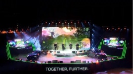 팬텀싱어 스타의 노래를 호텔 창가에서...비대면 공연의 진화