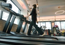 더 이상 못 견뎌... 헬스장 관장들의 오픈 시위