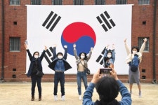 [오늘의 1면 사진] 만세 오늘 삼일절 102주년