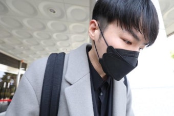 프로포폴 투약 가수 휘성, 징역 1년 집유 2년