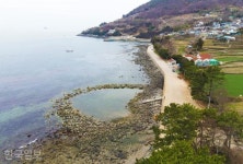 [자박자박 소읍탐방] 쪽빛 바다보다 땀으로 빚은 삶… 마을이 풍경이 된 그곳