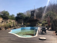 윤중천 원주 별장 가보니… 10년 전 동영상 찍힌 노래방 그대로