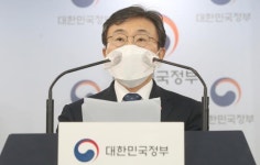 권덕철 복지부 장관 화이자 백신 공급 일정 늦은 적 없다