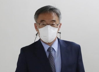 ‘박근혜 명예훼손 사건’ 담당 판사 “재판장 지시 수긍돼 판결문 수정”