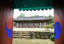 기찻길 옆 ‘장미의 유혹’ 벗어나면 자극 없는 힐링 습지 [자박자박 소읍탐방]