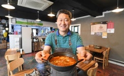 유재석·김은숙의 기부맛집... 김치찌개 끓이는 신부를 아시나요