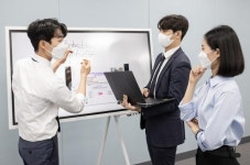 코딩 알려주고, 月100만원 지원금까지...삼성전자, 부산에 SW사관학교 만든다