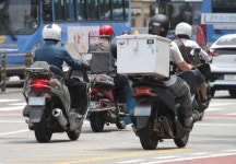 사실상 통금을 대비하라...간편식 온라인 주문 간식류 챙겨두기