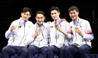 '세계랭킹 1위' 펜싱 남자 사브르, 이탈리아 꺾고 금메달