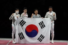 펜벤저스·원우영 눈물·F4…남자 사브르 2연패에 화제 키워드 된 펜싱