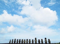 모아이와 돌하르방…라파누이에서 제주를 돌아보다 [뿌리다와 탕탕의 지금은 여행 중]