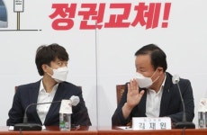 '윤석열과 갈등' 꿰맸지만… 이준석 경선버스는 '덜컹' 주행 중