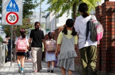 2학기 개학에 마음 복잡한 학부모들 등교해도 불안, 안 해도 불안