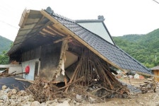 물폭탄에 돌무덤…태풍 강타한 포항 죽장면은 전쟁터 방불