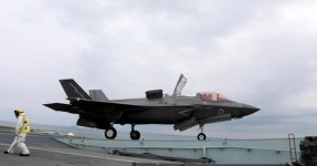 수직이착륙 전투기 F-35B, 5초 만에 동해 하늘로 솟구쳤다