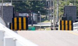 위드 코로나 한 달 앞 두 가지 난제... 돌파감염, 미접종자