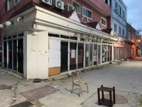 두 개의 유리방, 천호동 텍사스촌의 아픈 과거·미래 비추다[인턴이 가봤다]