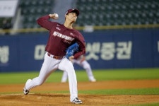 곽빈 vs 안우진, 와일드카드 1차전 선발 맞대결