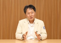 실명 원인 1위 황반변성, ‘1초 촬영’ 안저 검사로 조기 발견 가능