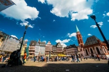 뢰머광장에서는 편한 신발을 [삶과 문화]