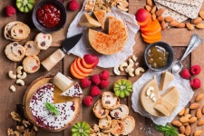 우유의 전성기는 지났는데 가격은 오르네... 해법은 치즈뿐? [이용재의 식사(食史)]