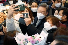 이재명, 전북서 지지 호소 미천한 출신, 제 잘못 아냐