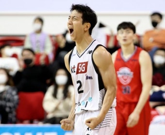 시즌 첫 맞대결 동생 허훈이 웃었다…KT, DB에 압승