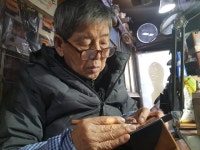 홀린듯 도장에 사람을 새긴 45년 단 하나도 똑같은 건 없죠