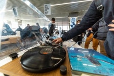 한정판 LP 구매에 5시간 대기... 아날로그의 부활일까 거품일까