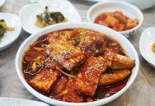 백제 부흥 꿈 쪼개진 바위... 매창 이화우 사랑 엮은 산사[자박자박 소읍탐방]