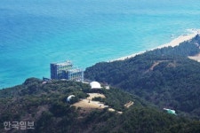 바다 보러 산에 간다… 동해와 나란히 호젓한 산행 [자박자박 소읍탐방]