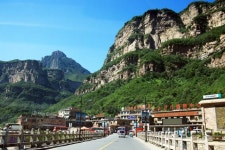 벼랑 위의 도로... 현대판 우공이산인가 [최종명의 차이나는 발품기행]