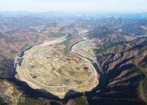 앞섬·뒷섬 산속 섬마을... 물돌이 강변 따라 봄소풍 가는 길 [자박자박 소읍탐방]