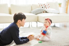 아빠의 육아휴직 어떻게 늘리지? ...  인수위 우선 부모급여부터 먼저