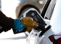 주 3일 재택근무에 대중교통 반값 할인… 각국 고유가 비상 대책 속출